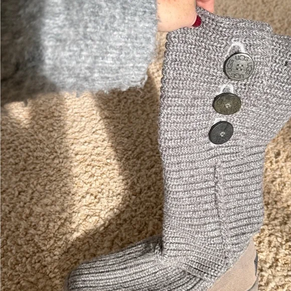 UGG Gray Knit Boots - Picture 4 of 9